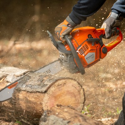 Новинка сезона: Husqvarna 445S и 450S — обновленные «пятидесятые» с более высокой производительностью и более удобным сервисом.